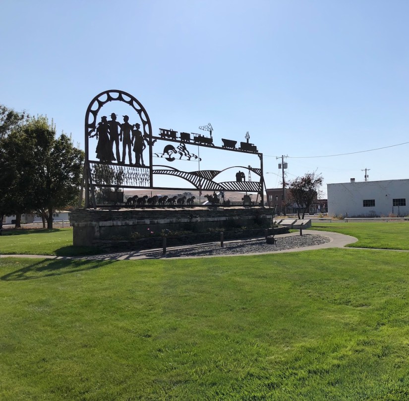 Monument in Lind, WA