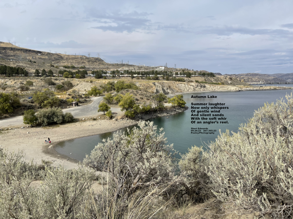 September Sunday at Crescent Bay on Lake Roosevelt