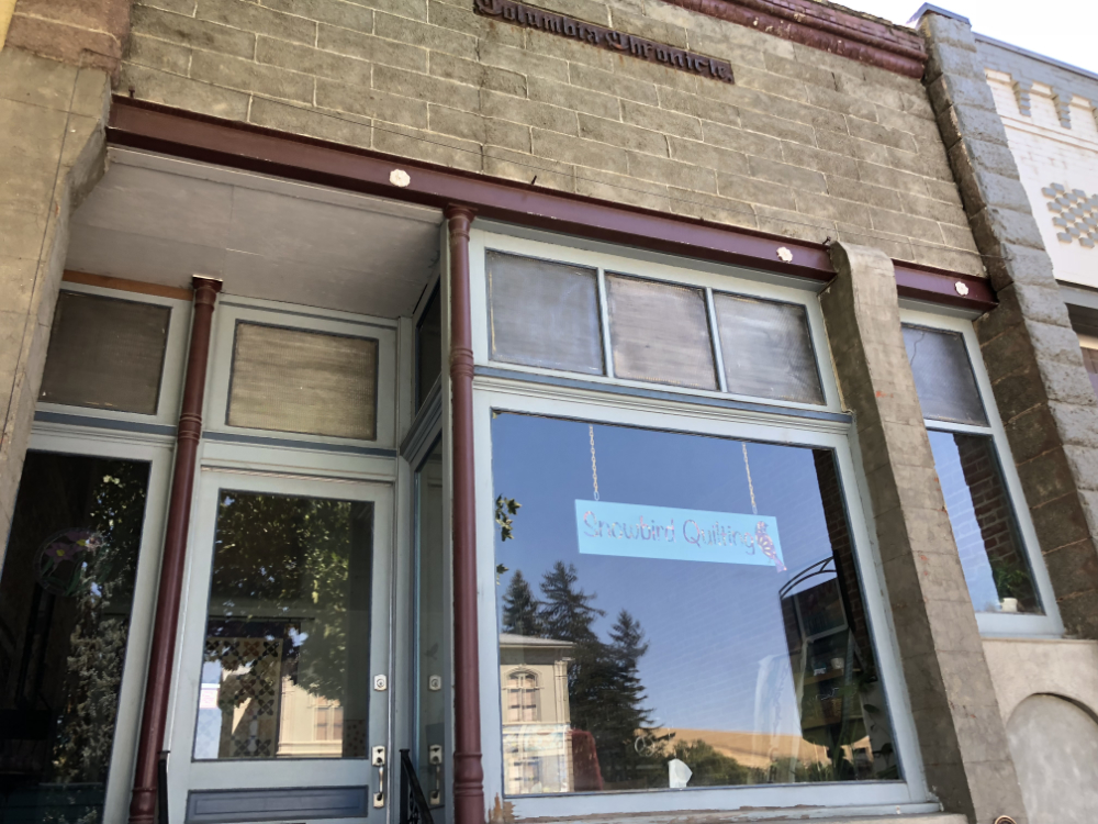 Columbia Chronicle building in Dayton, WA now a quilt shop