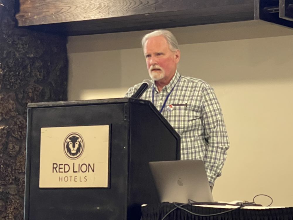 Scott speaks after receiving the WNPA Miles Turnbull Master EDitor/Publisher Award