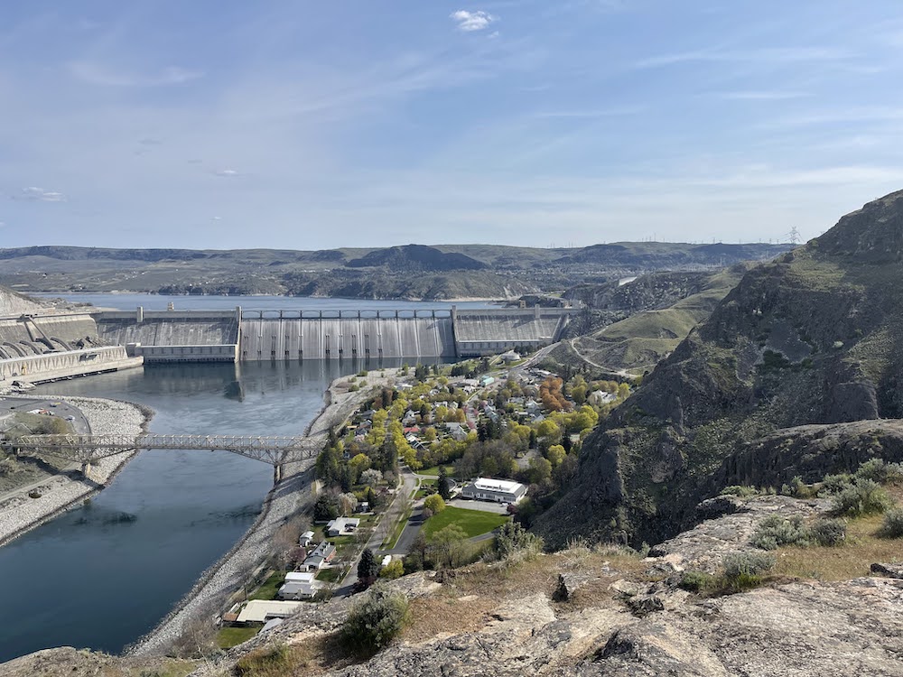 west Coulee Dam below Grand Coulee Dam