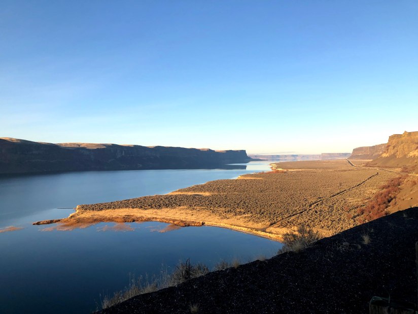 Upper Grand Coulee, now thought to have been carved hundreds of thousands of years ago by a receding waterfall from a massive ice age flood